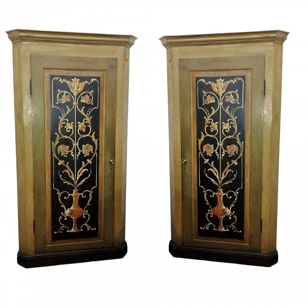 Pair of lacquered and painted walnut corner cabinets, 19th century 7