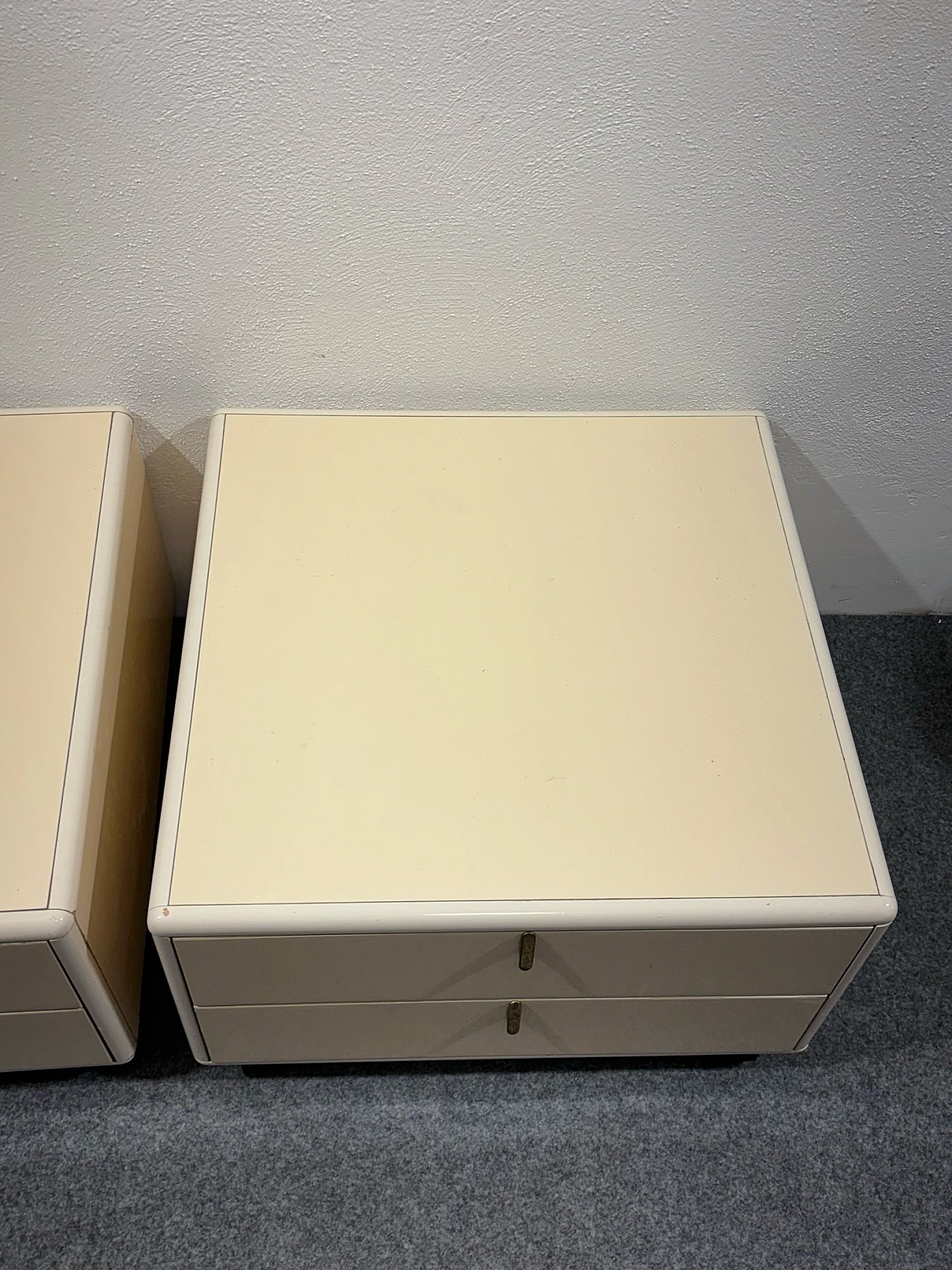 Pair of Henné bedside tables by George Coslin for Longato, 1970s 10