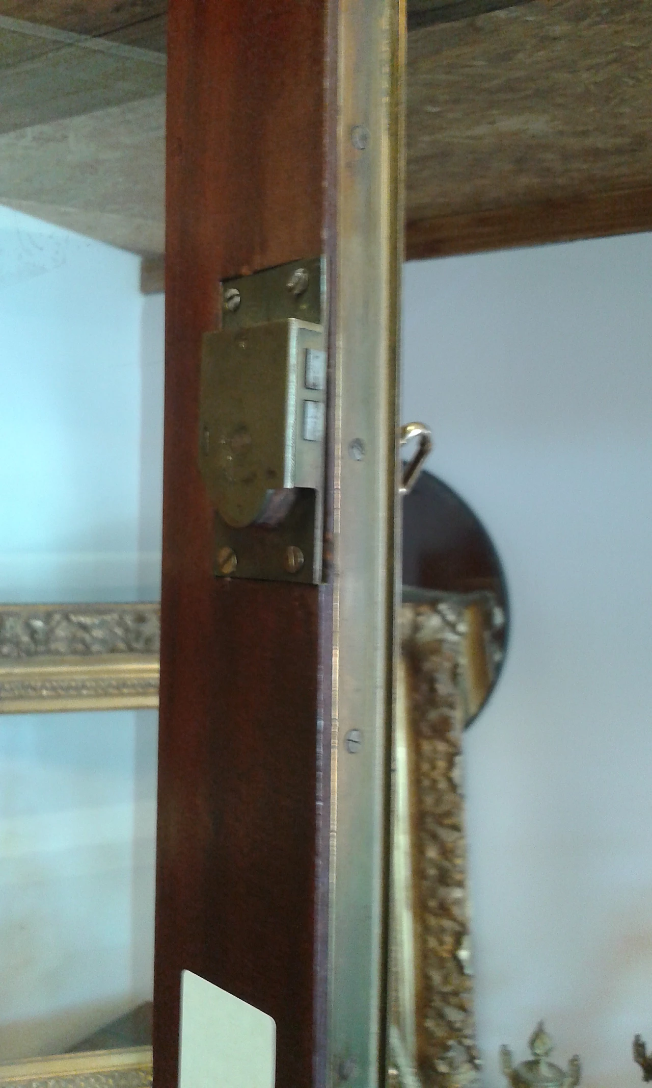 Mahogany bookcase with two glass doors, early 19th century 8