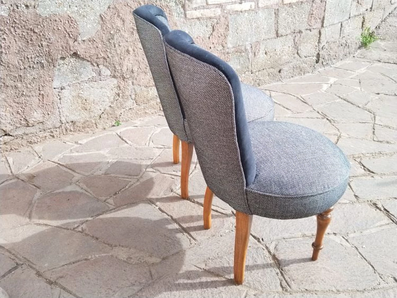 Walnut bedroom armchairs, 19th century 3