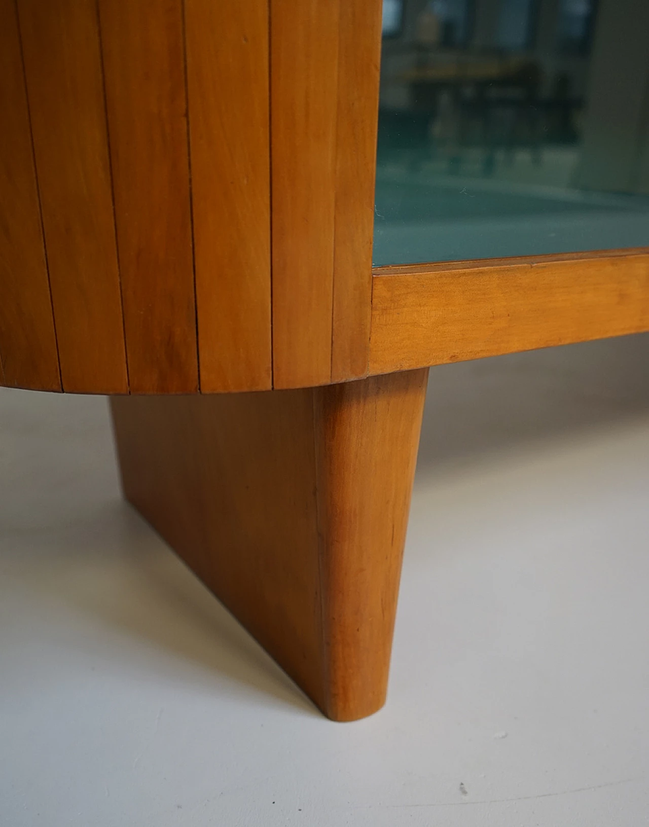 Art Deco sideboard in wood and glass, 1940s 5