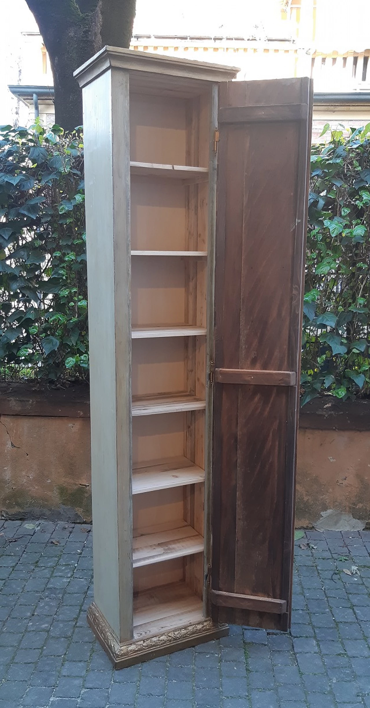 Credenza a colonna in legno laccato e dorato, '700 3