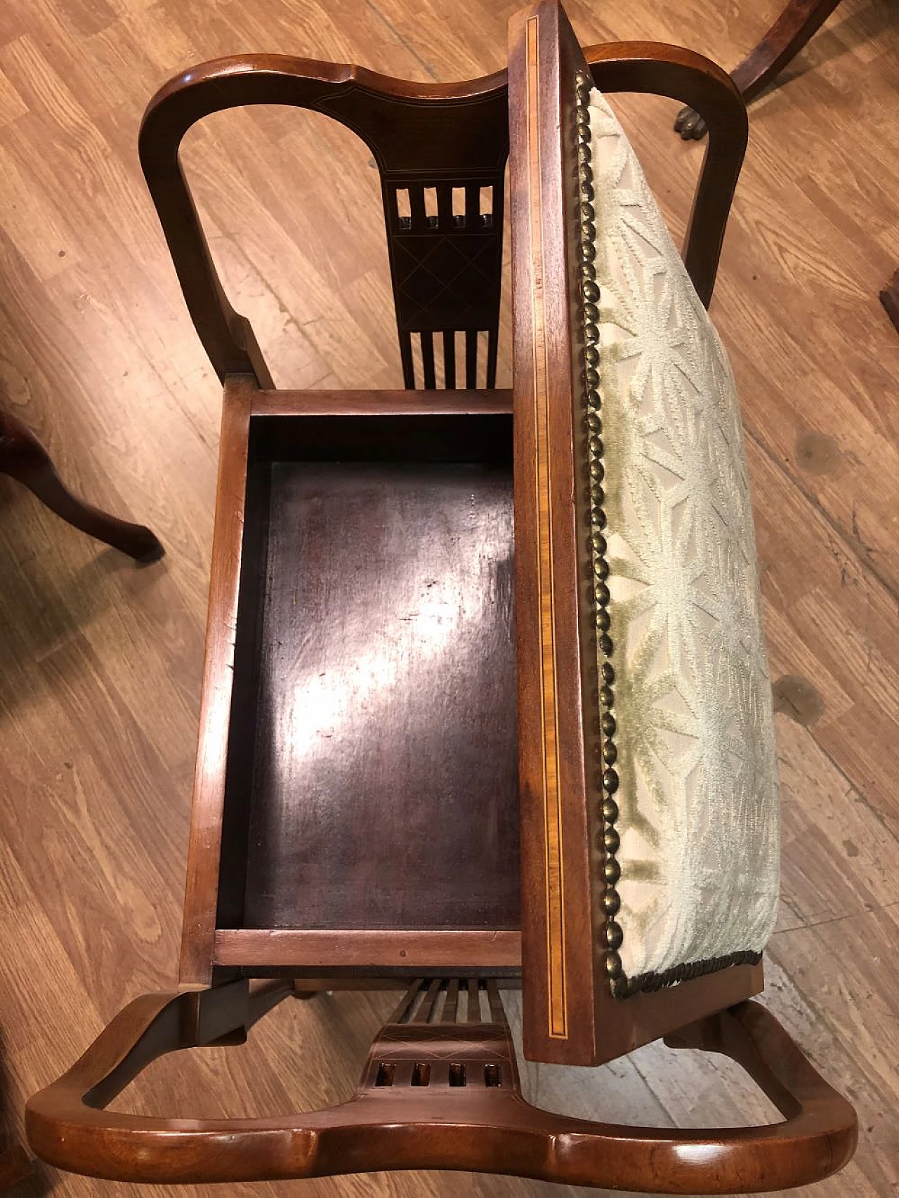 Mahogany storage bench with maple threads 3