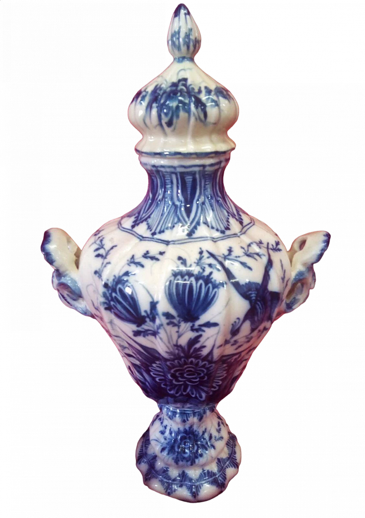 Blue and white ceramic vase with lid 11