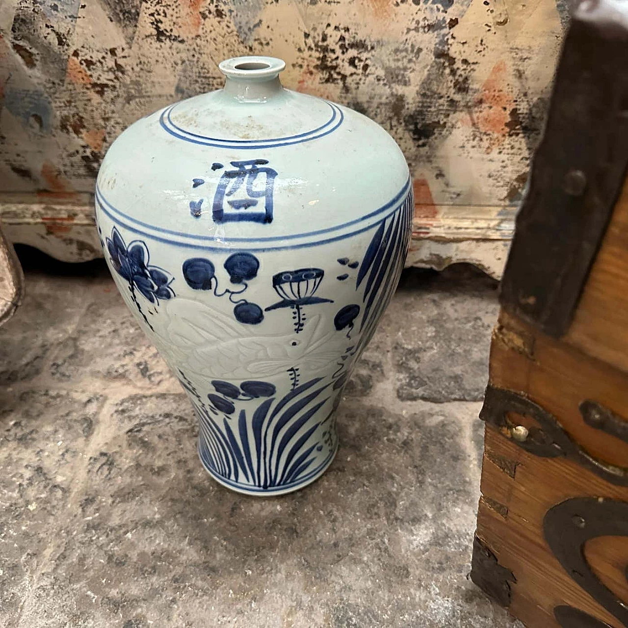 Chinese vase in white and blue ceramic, 1970s 4