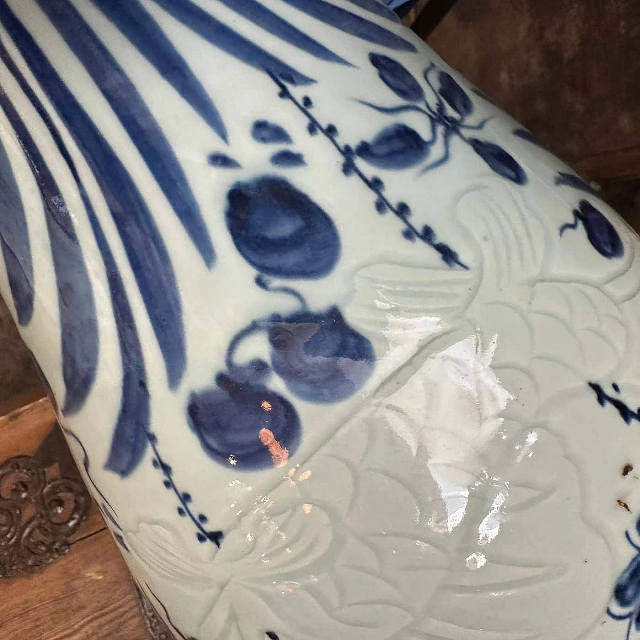 Chinese vase in white and blue ceramic, 1970s 10