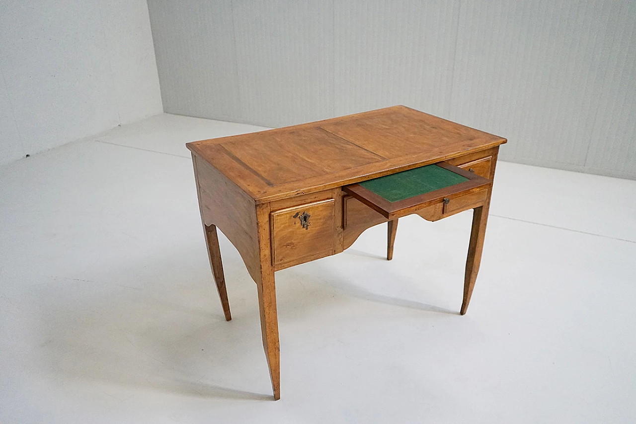 Solid walnut desk with three drawers and spiked legs, 18th century 5