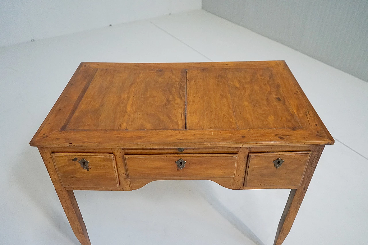 Solid walnut desk with three drawers and spiked legs, 18th century 6