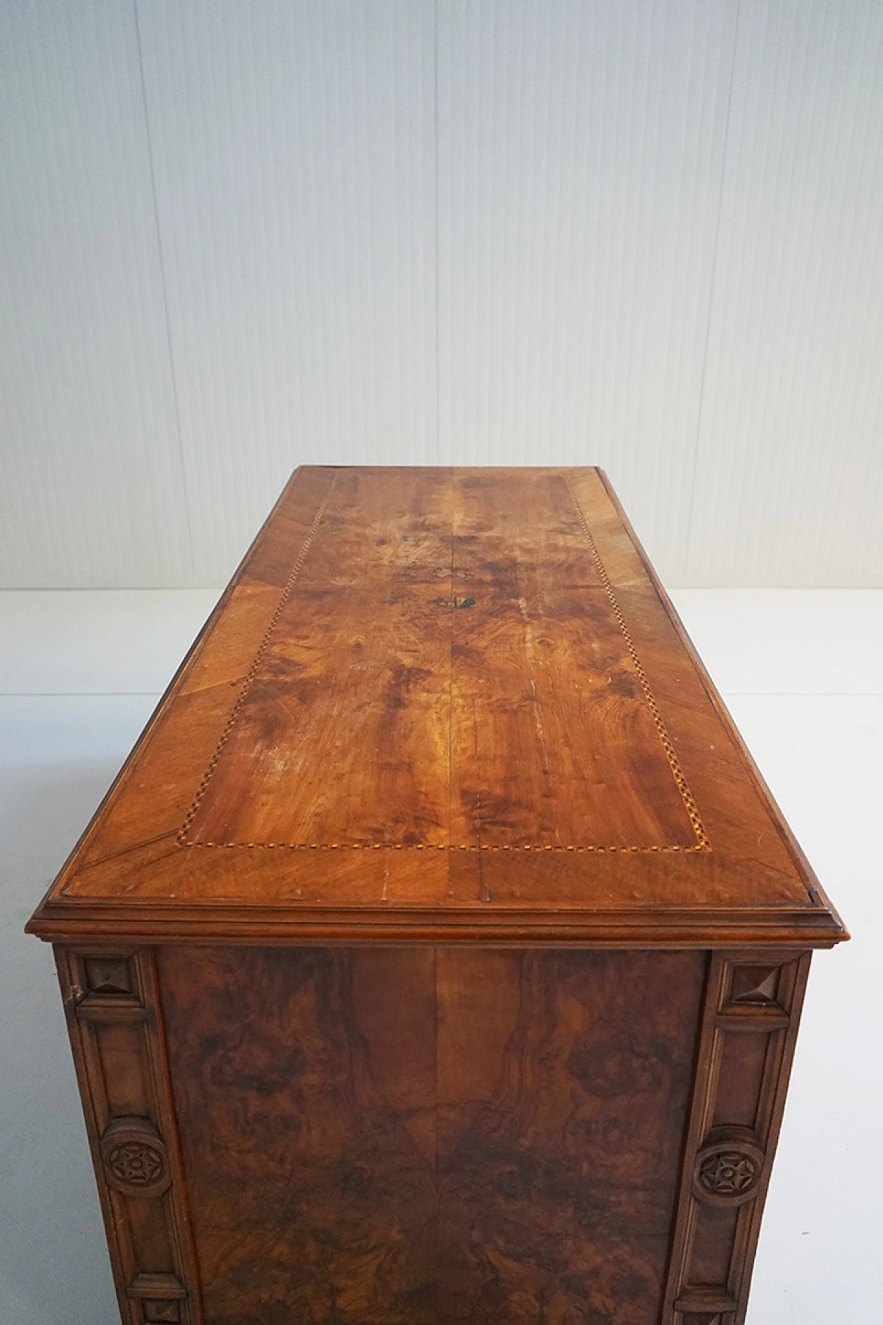 Walnut and briarwood desk with seven drawers, late 19th century 9