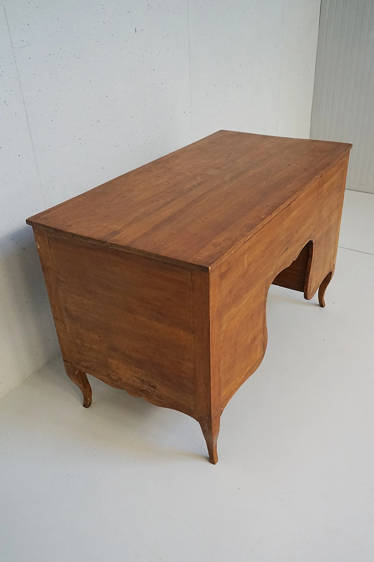 Solid walnut writing desk, 18th century 1