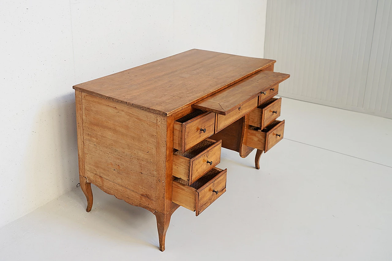 Solid walnut writing desk, 18th century 5