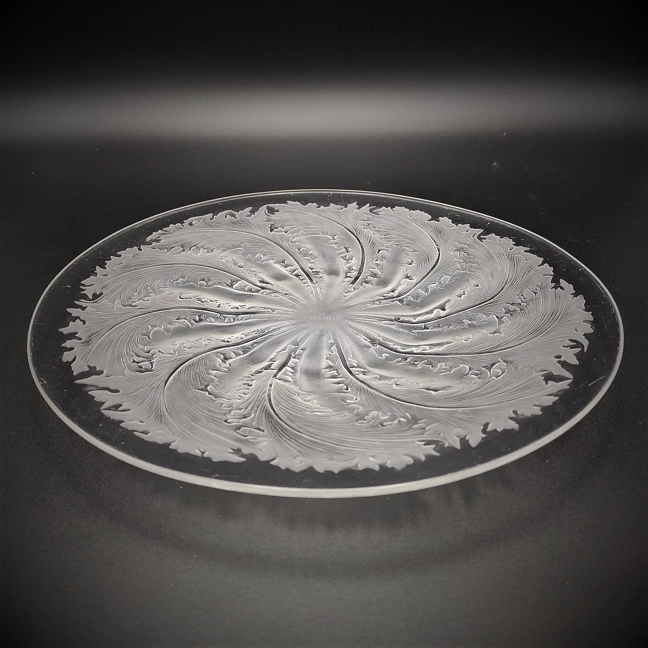 Chicoree plate in opalescent glass by Lalique, 1920s 1