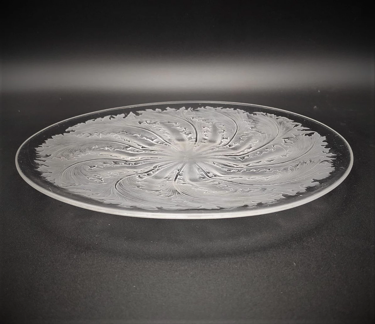 Chicoree plate in opalescent glass by Lalique, 1920s 2