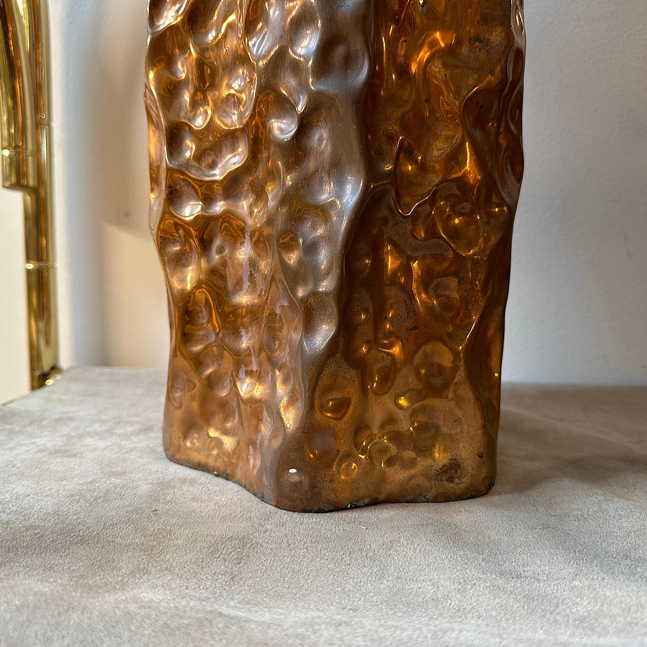 Pair of Brutalist copper vases by Angelo Bragalini, 1960s 9