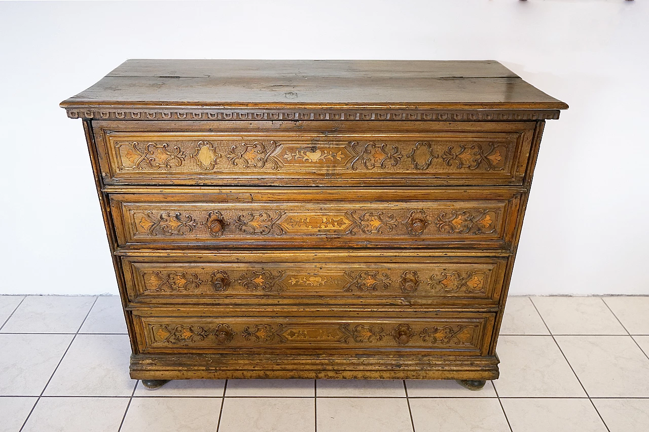 Walnut chest of drawers with flap door, 16th century 2