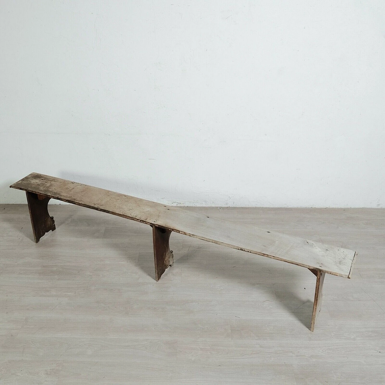 Walnut bench, 18th century 2