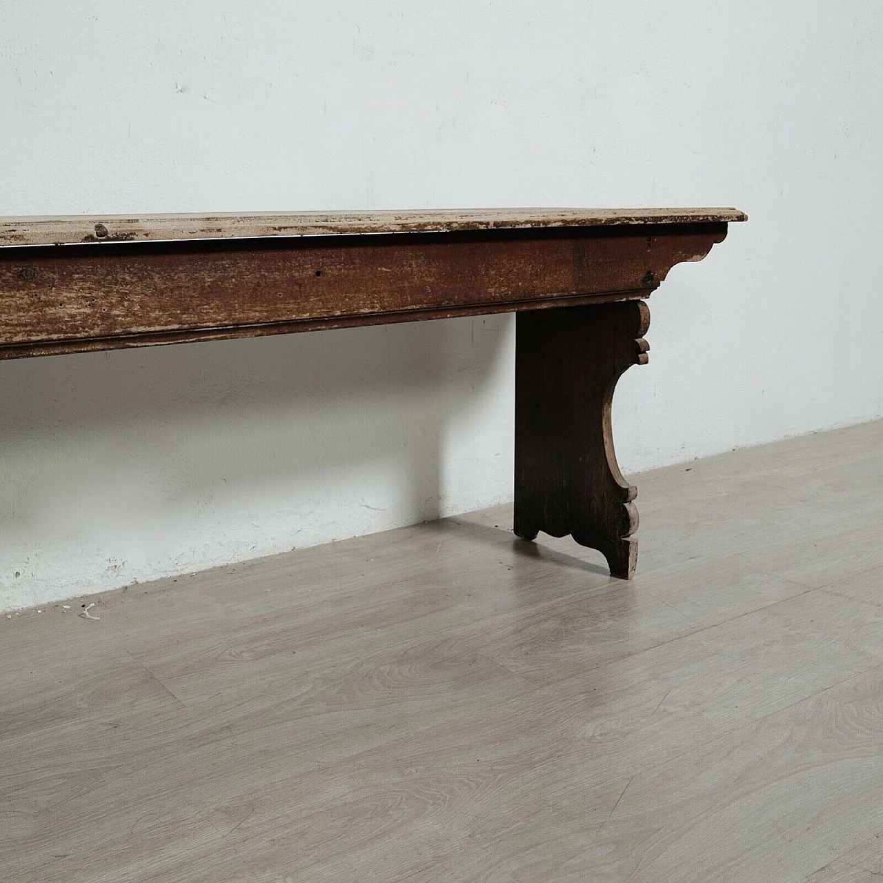 Walnut bench, 18th century 11