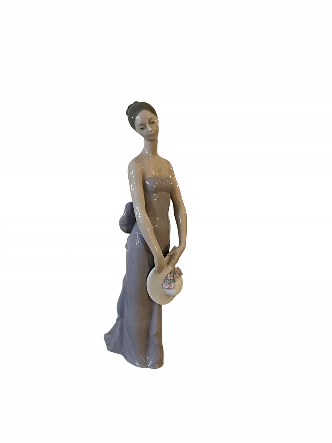 Scultura in ceramica Lladró di dama con cappello 4