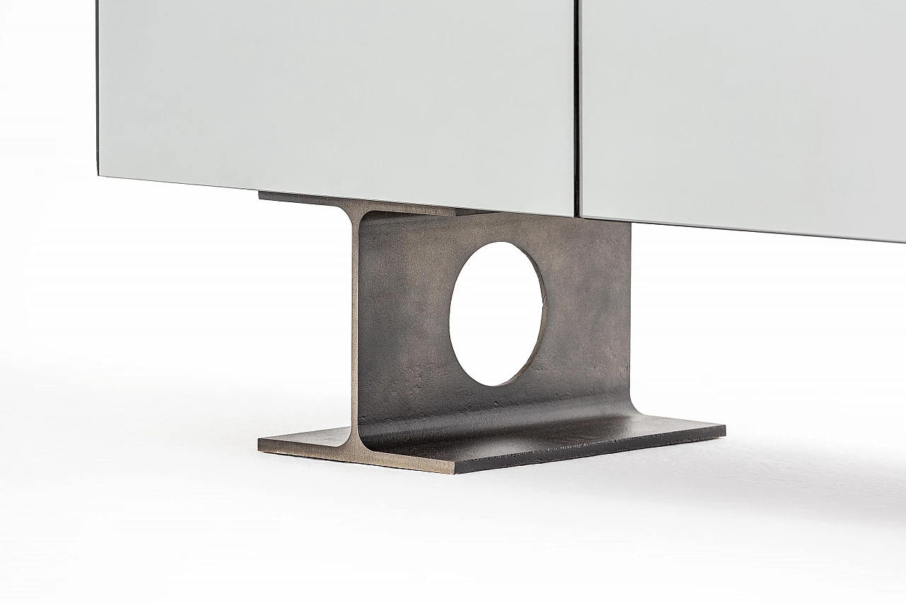 Milano sideboard with mirrored doors and steel feet 4