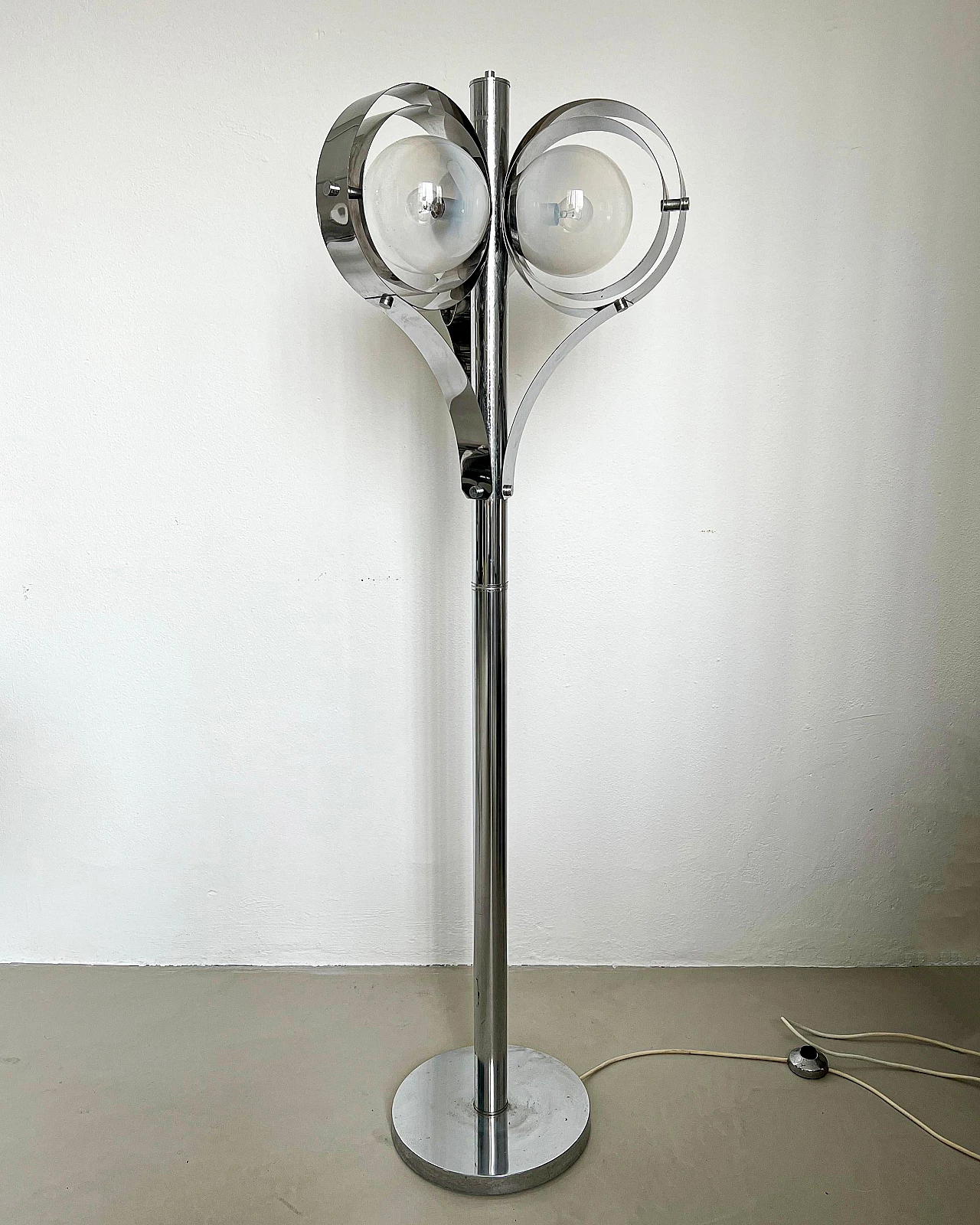 Space Age three-light chromed metal floor lamp, 1970s 2