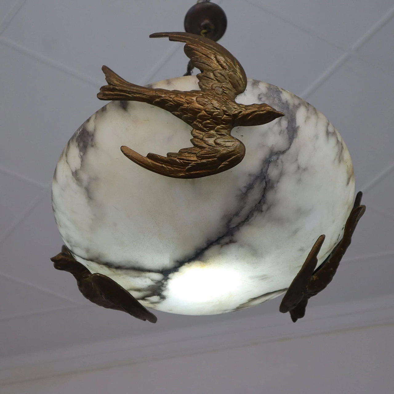 Lampadario in alabastro e bronzo e decorazioni di uccelli, '800 9