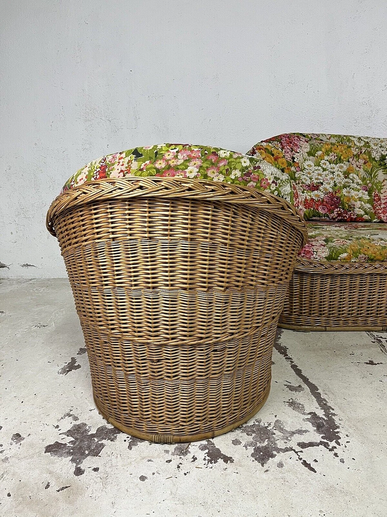 Sofa and pair of armchairs in wicker and floral fabric, 1980s 7