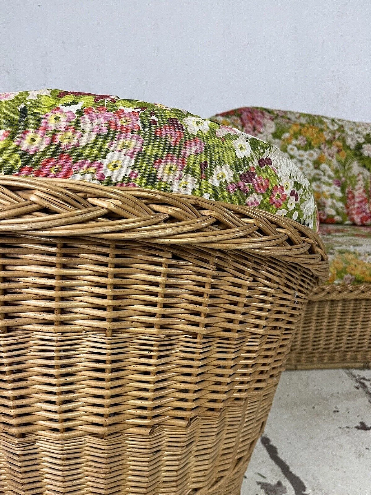 Sofa and pair of armchairs in wicker and floral fabric, 1980s 8