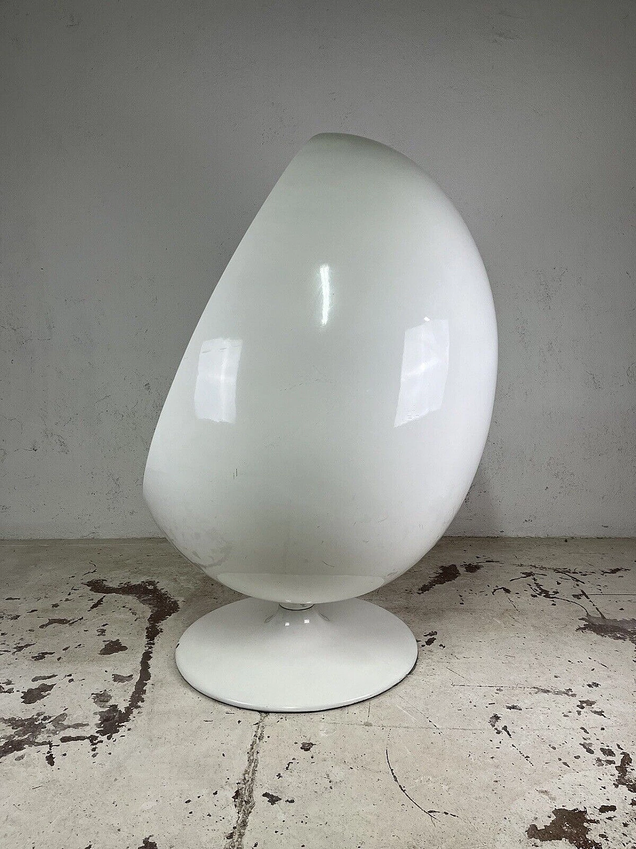 Fiberglass and fabric swivel egg armchair, 1960s 3