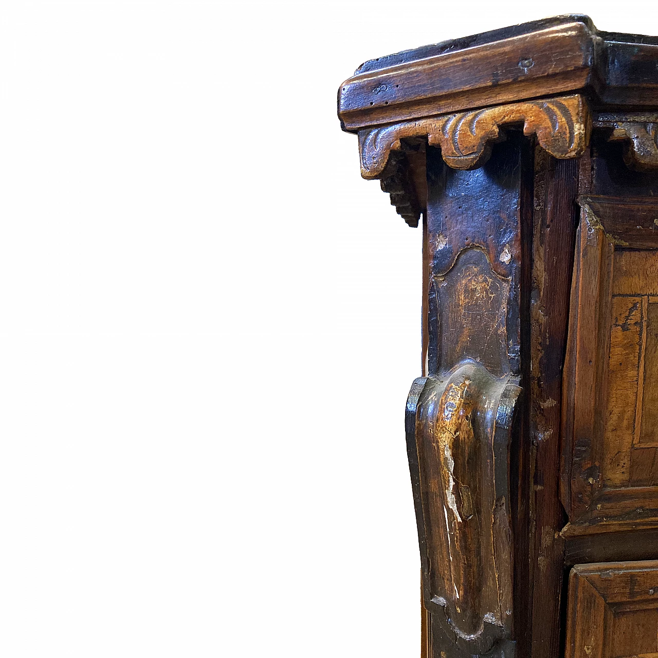 Walnut chest of drawers with maple thread, 18th century 8