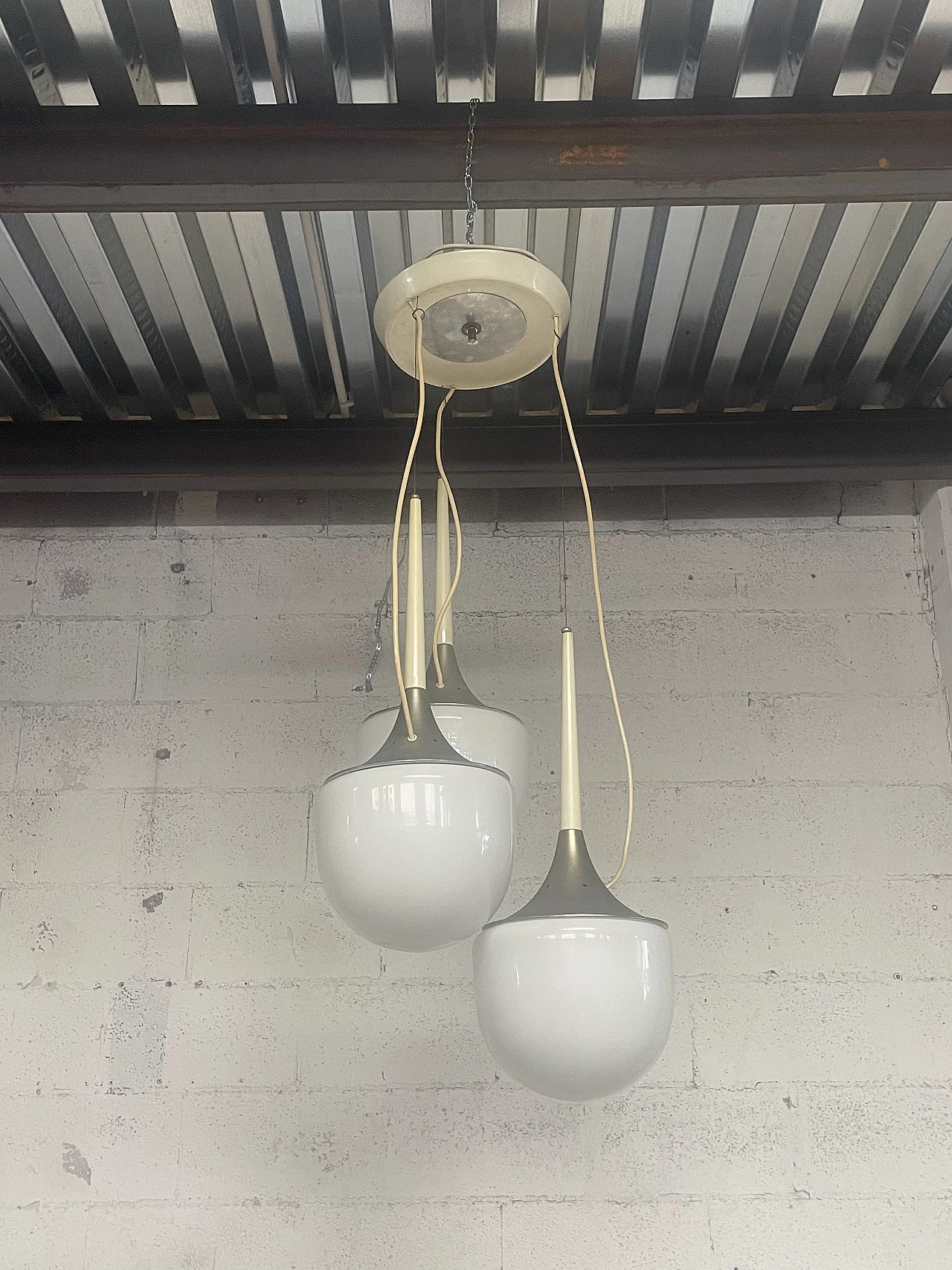 Lampadario a tre luci in metallo e plastica di Esperia, anni '70 2