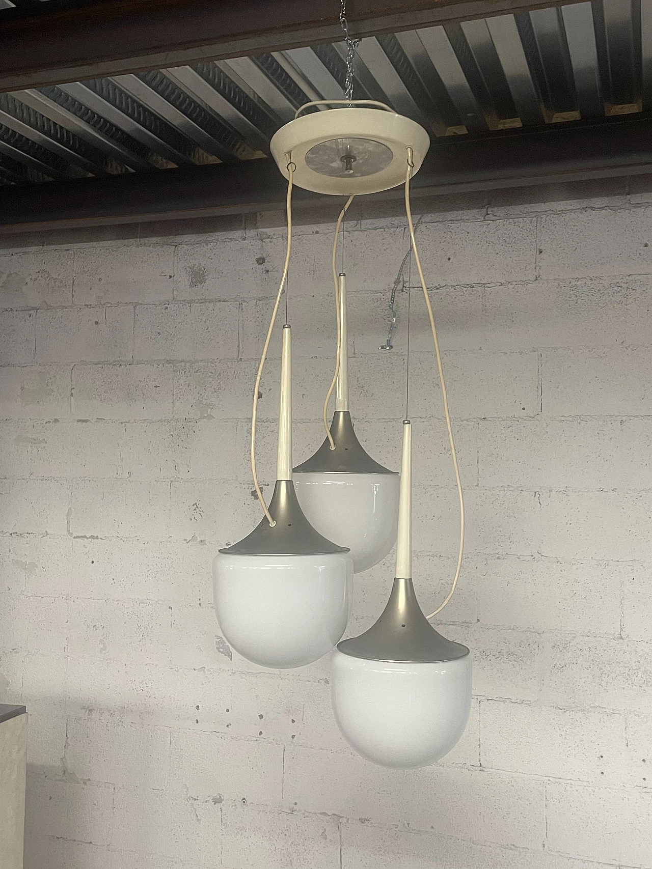 Lampadario a tre luci in metallo e plastica di Esperia, anni '70 3