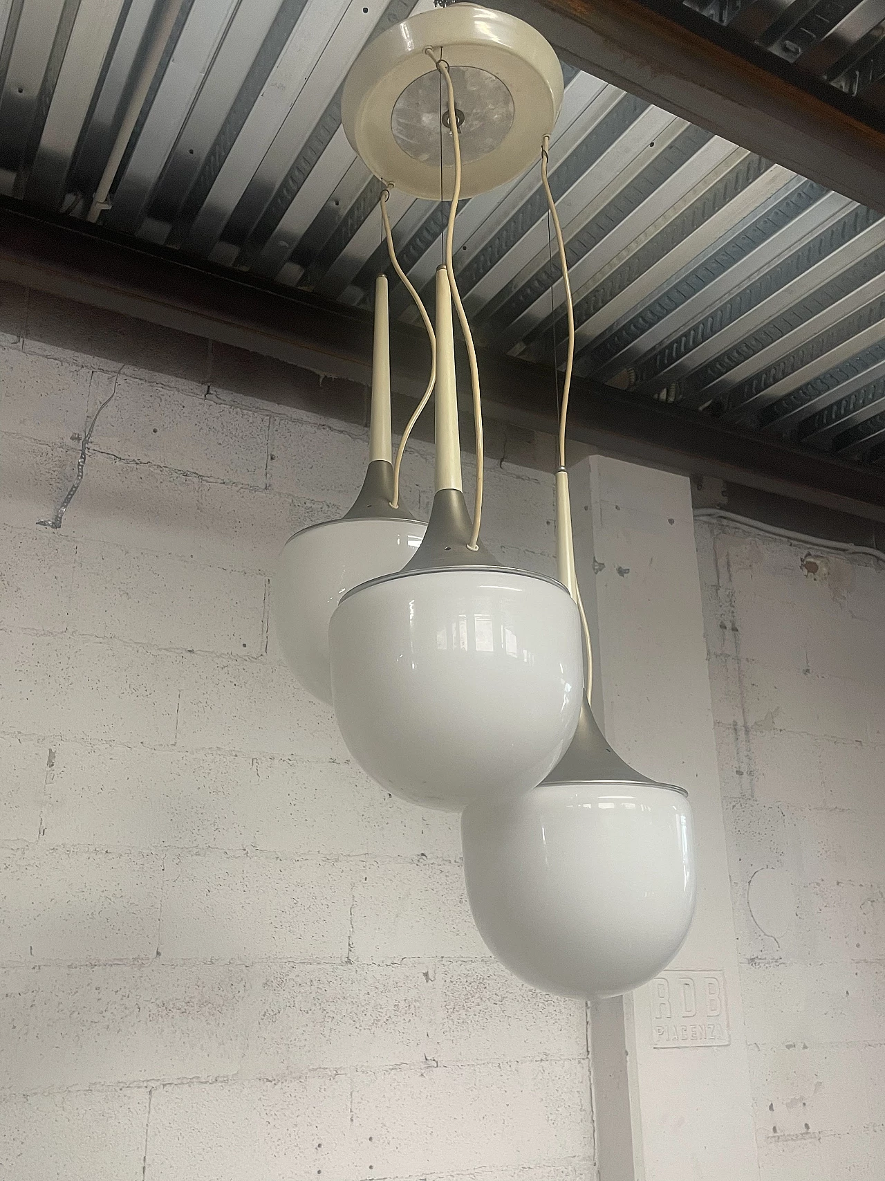 Lampadario a tre luci in metallo e plastica di Esperia, anni '70 7