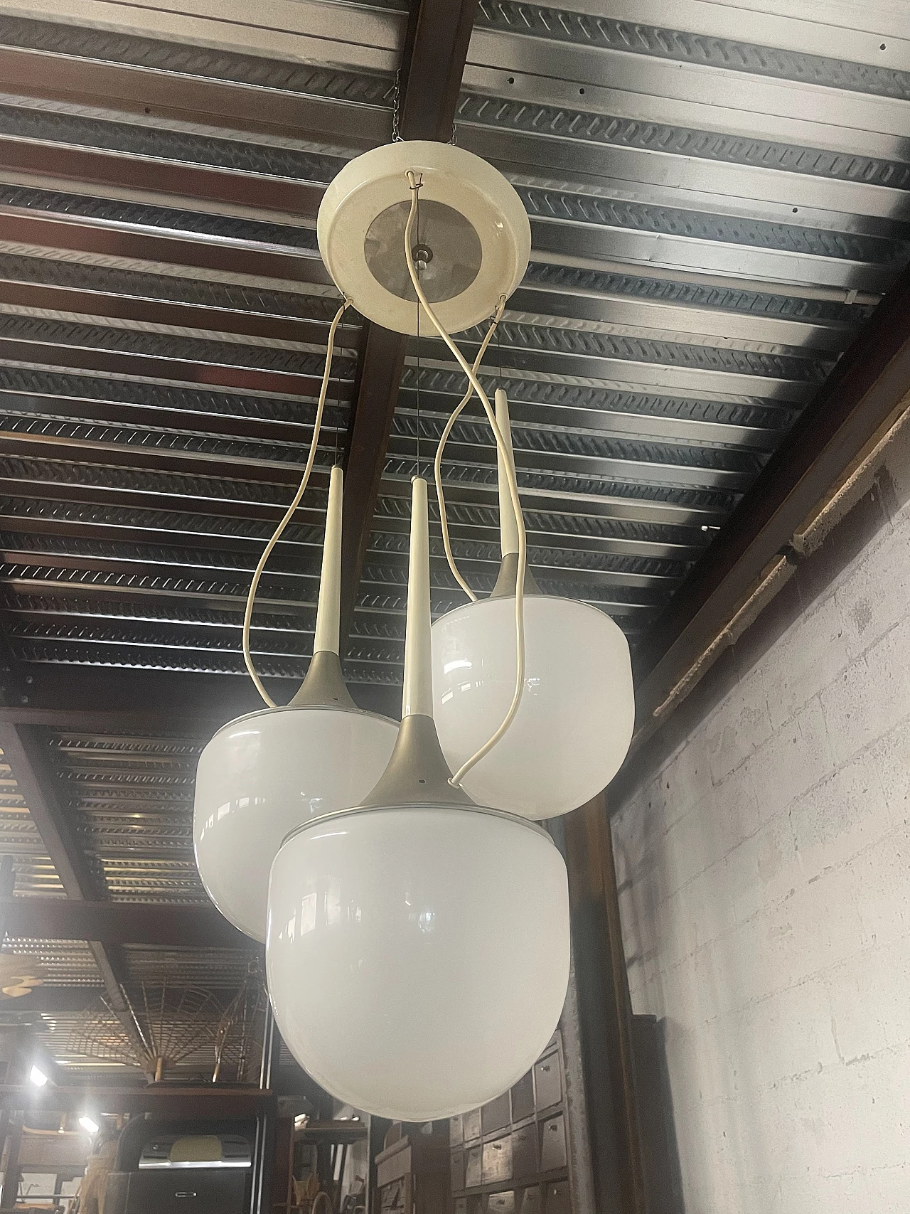 Lampadario a tre luci in metallo e plastica di Esperia, anni '70 11