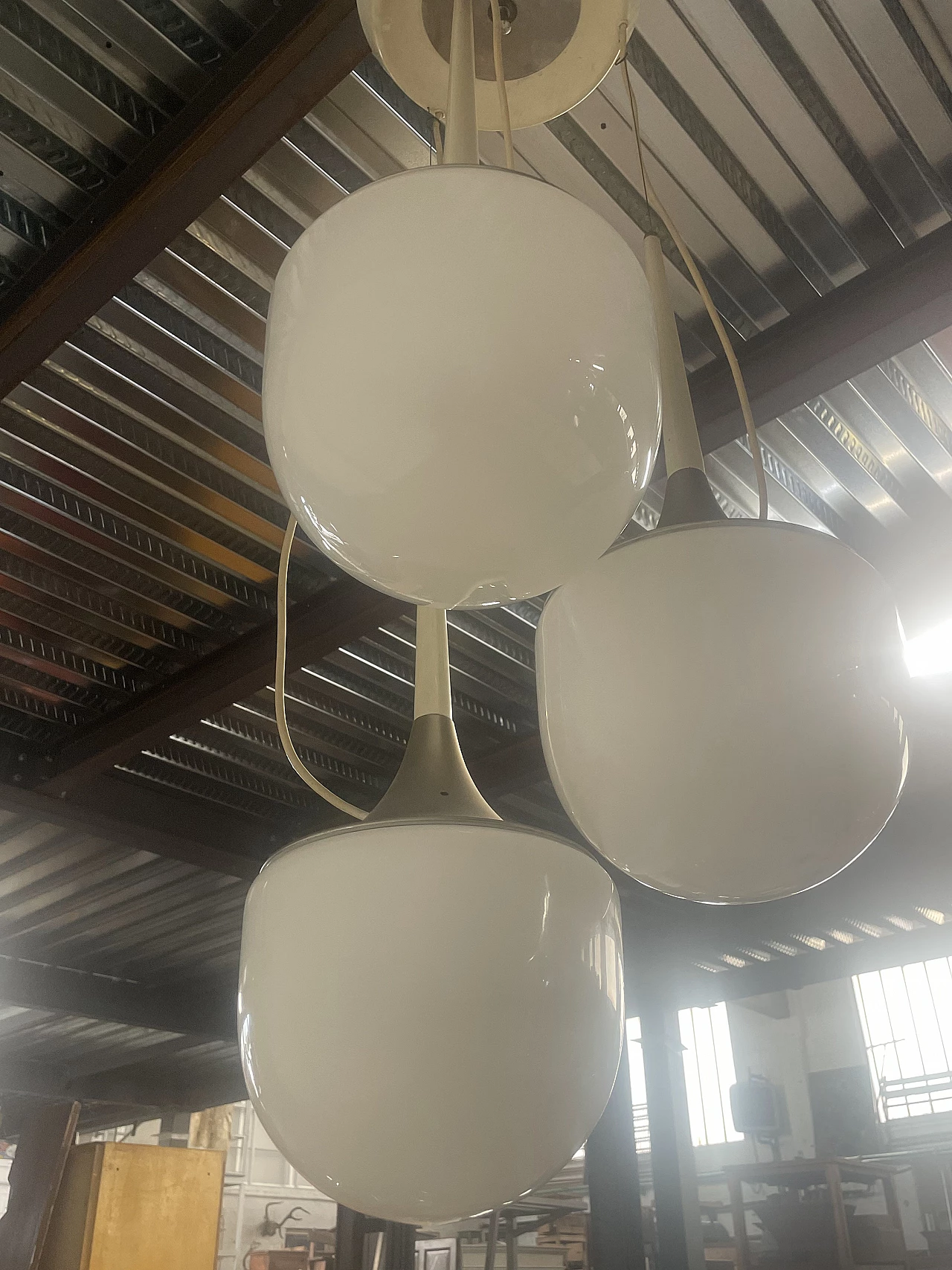 Lampadario a tre luci in metallo e plastica di Esperia, anni '70 13