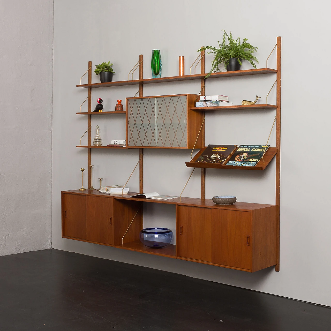 Modular teak hanging bookcase in the style of P. Cadovius, 1960s 4