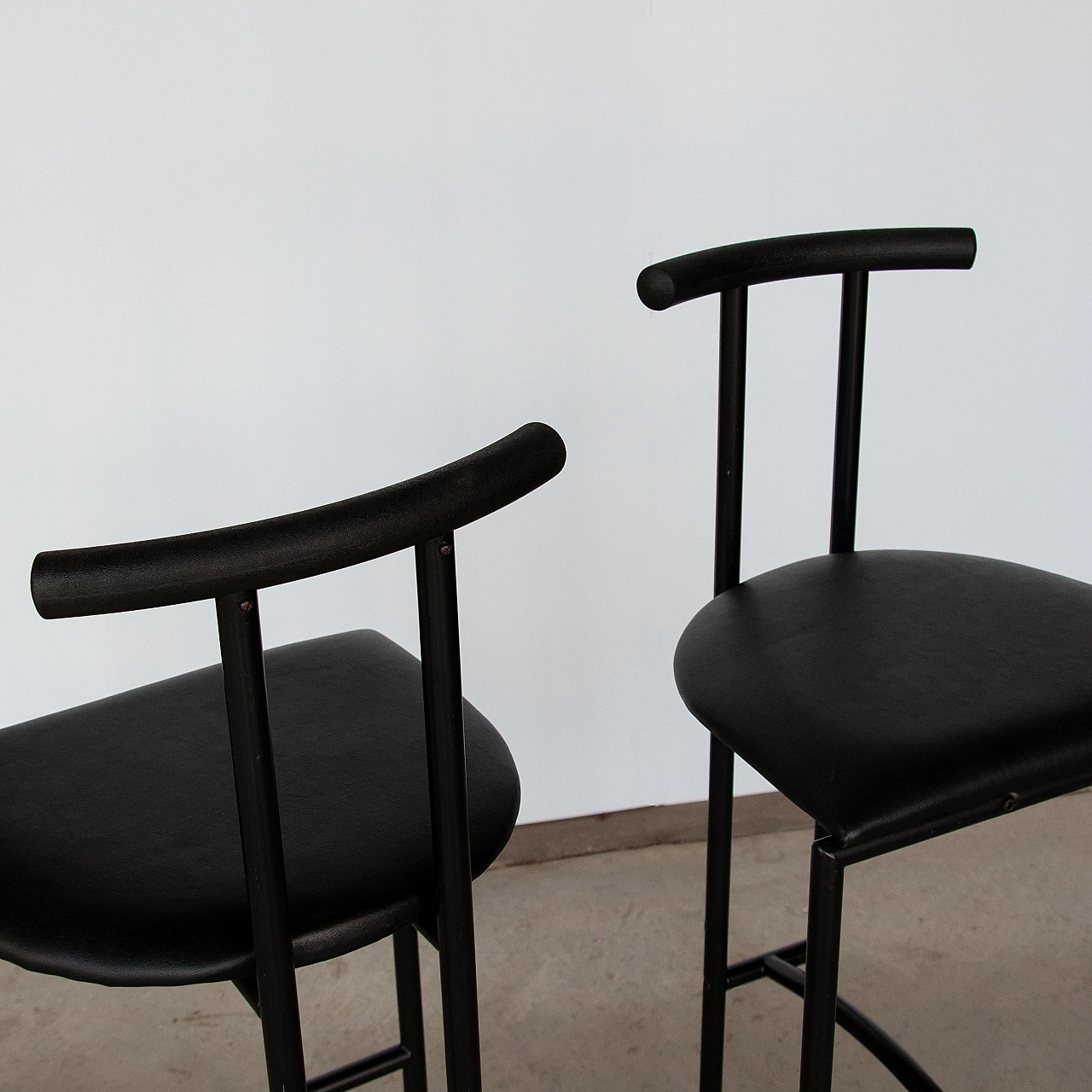 Pair of Tokyo chairs by Rodney Kinsman, 1980s 5