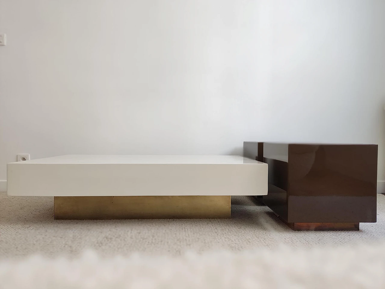 Lacquered wooden coffee table and pair of stools, 1970s 1