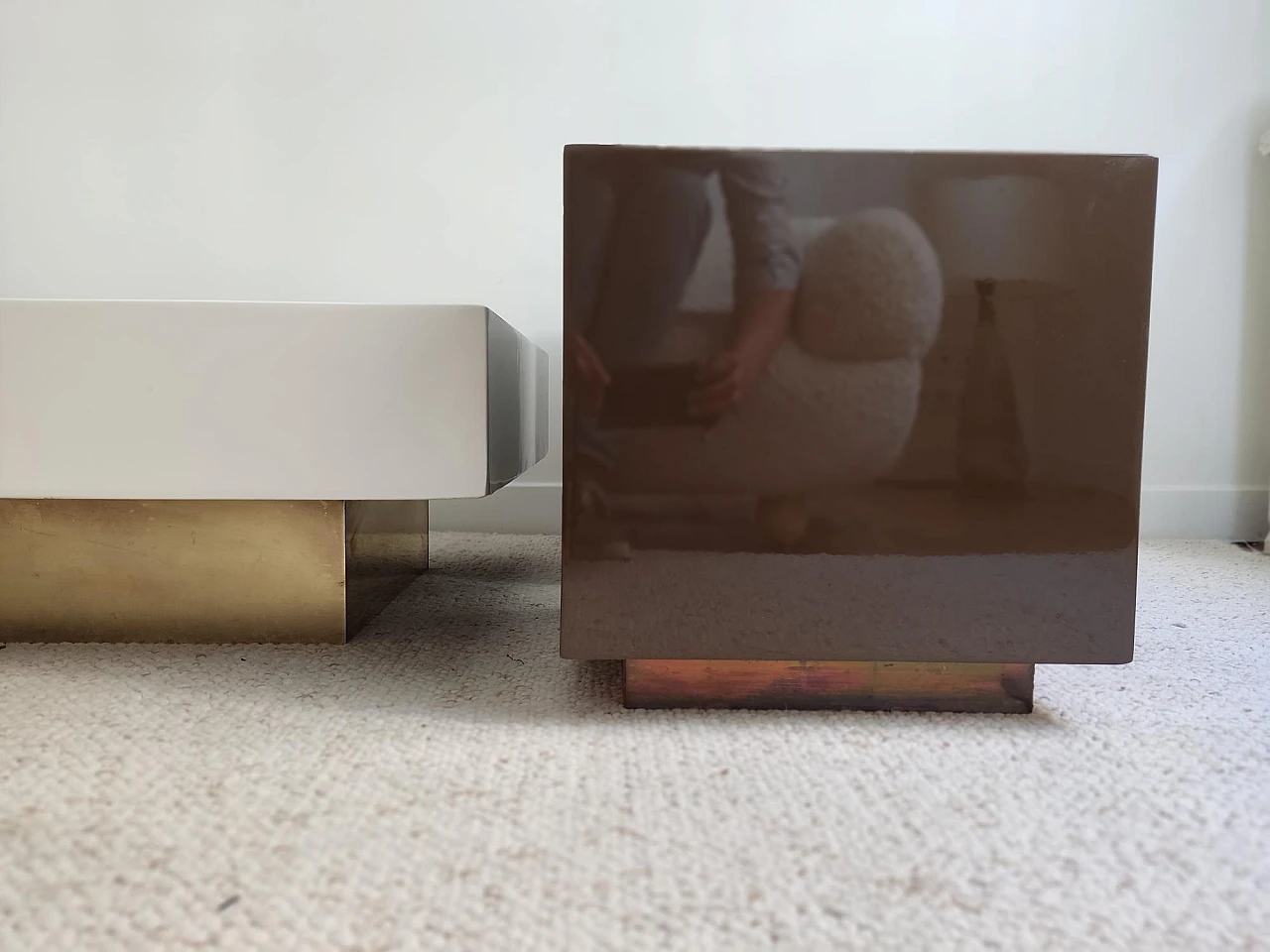 Lacquered wooden coffee table and pair of stools, 1970s 2