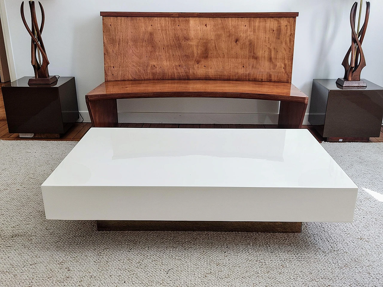 Lacquered wooden coffee table and pair of stools, 1970s 6