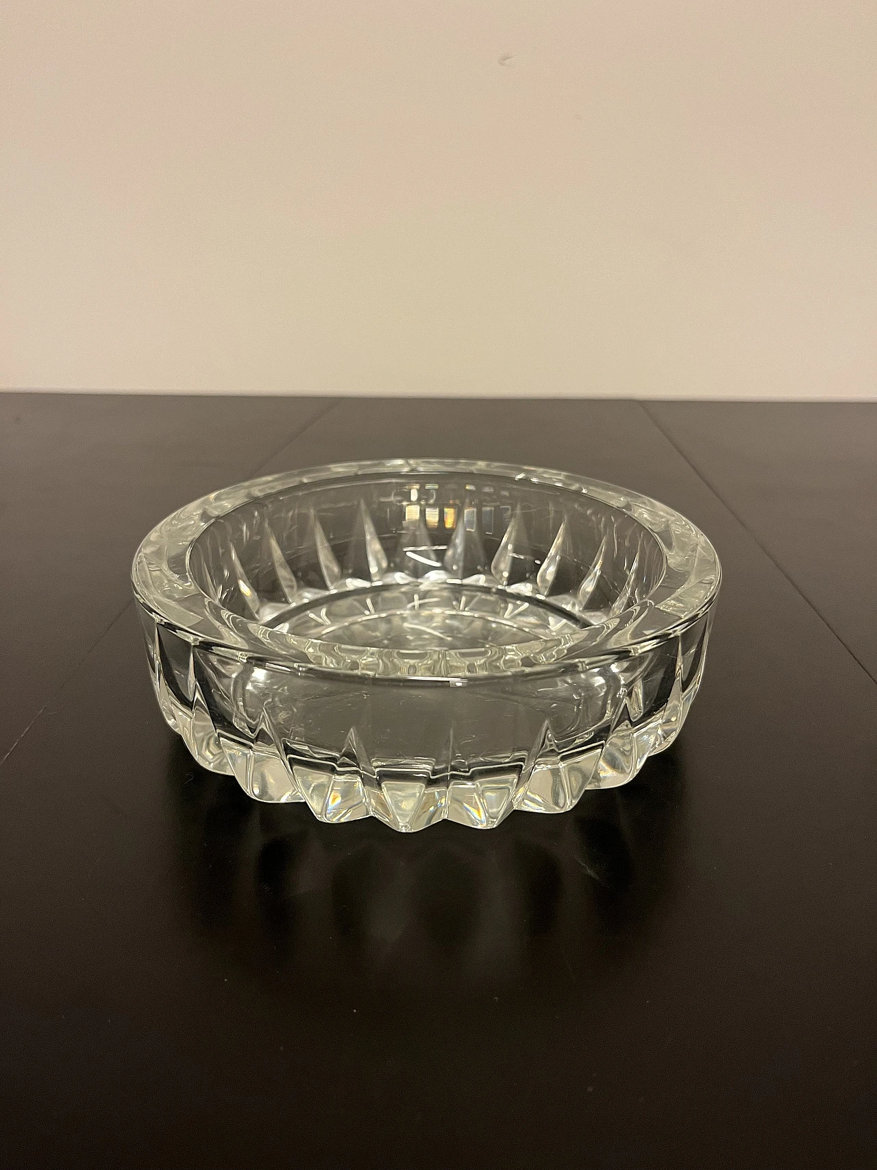 Transparent ashtray 1