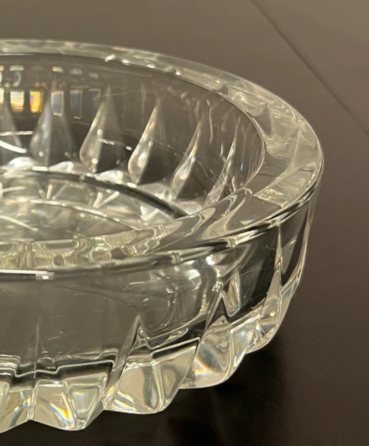 Transparent ashtray 3