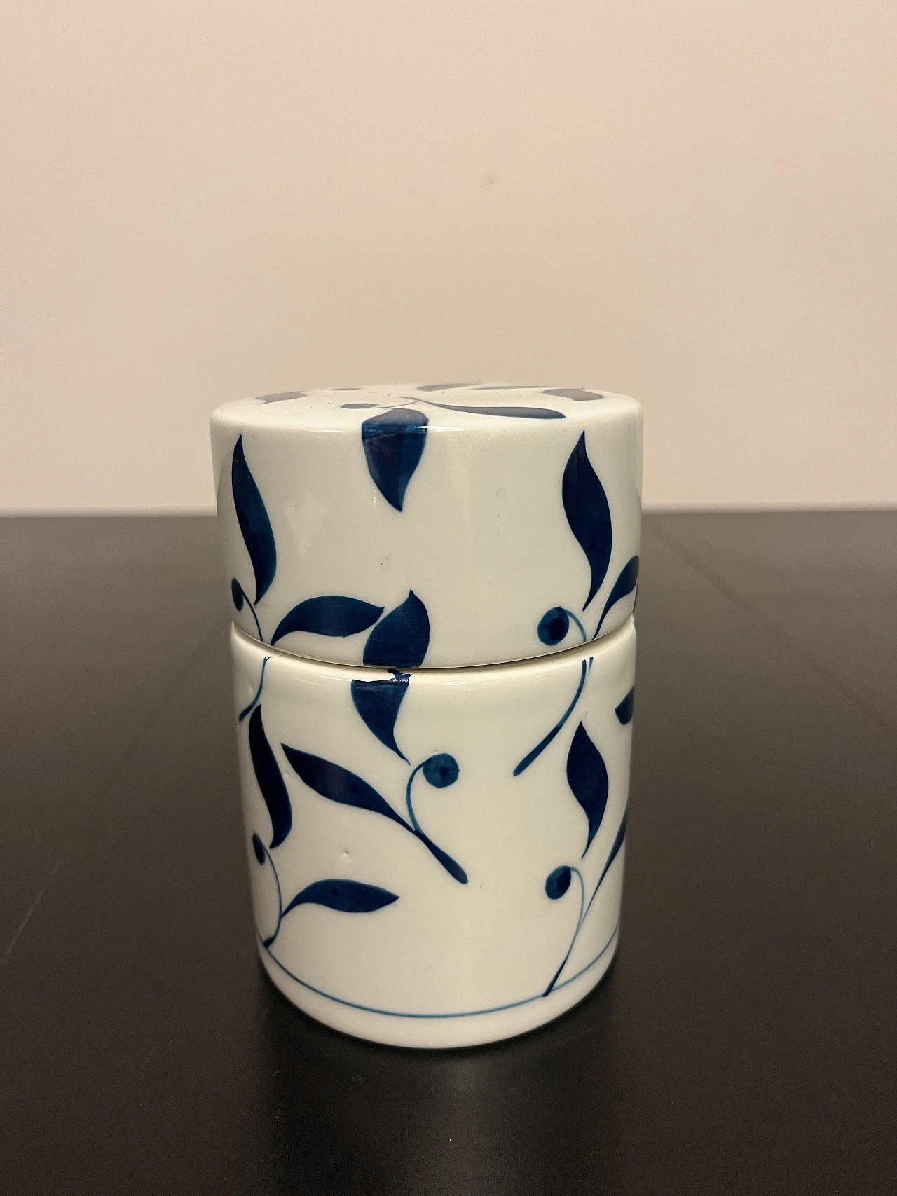 White porcelain jar with blue decoration 1