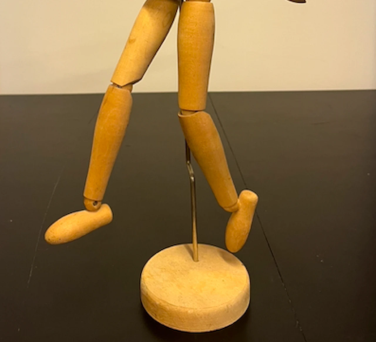 Anthropomorphic wooden sculpture 3