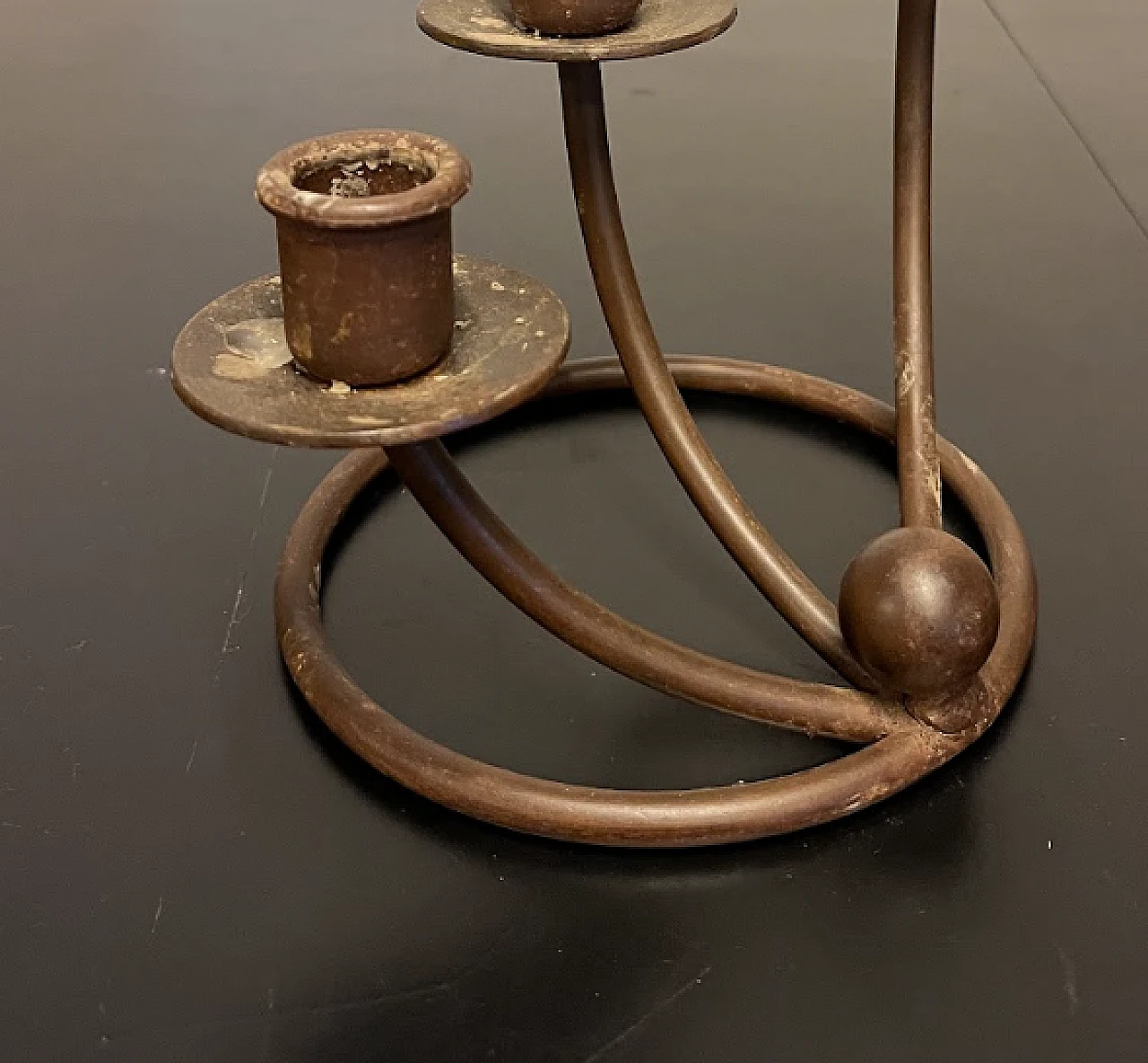 Candle holder in metal 2