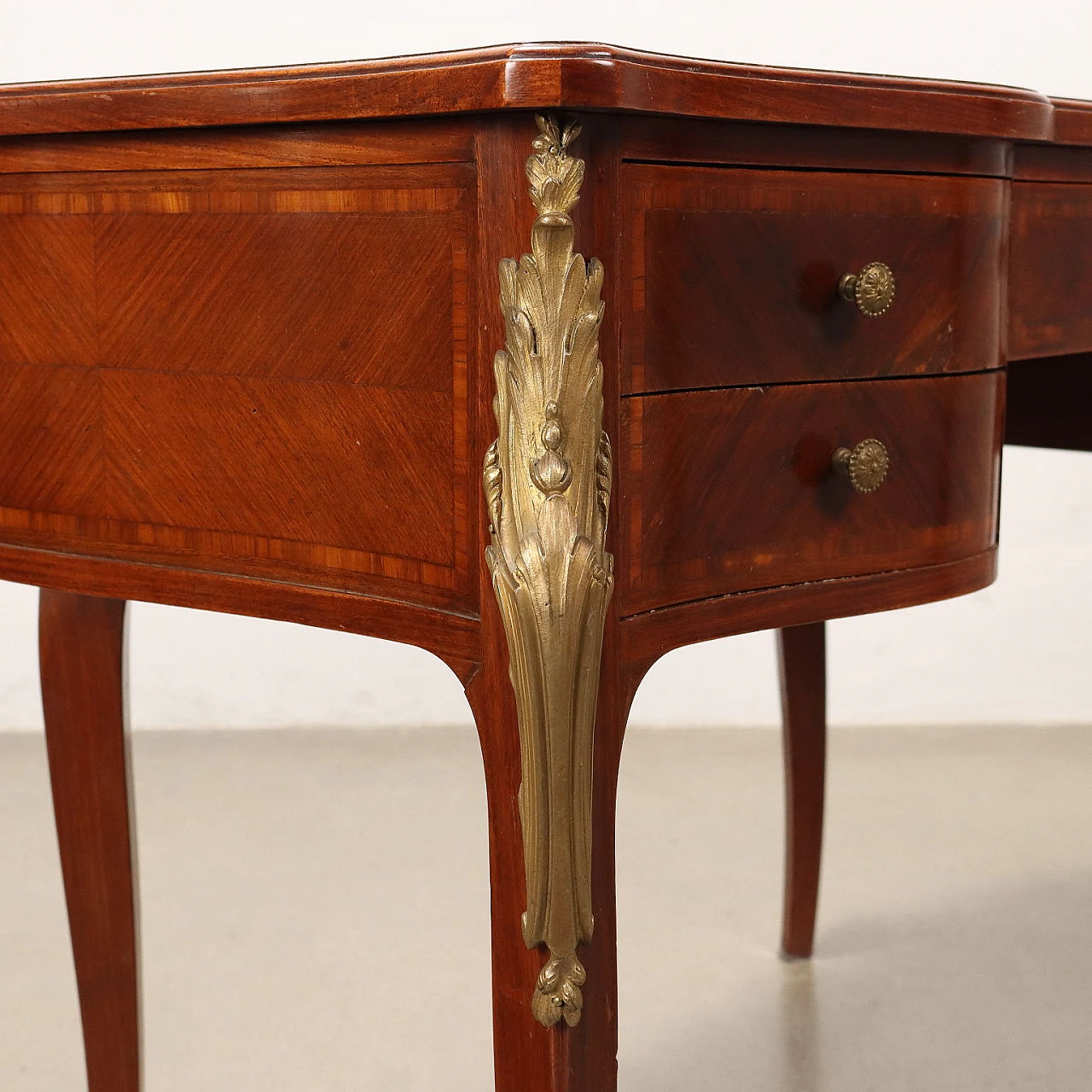 Mahogany writing desk with wavy feet and drawers 5