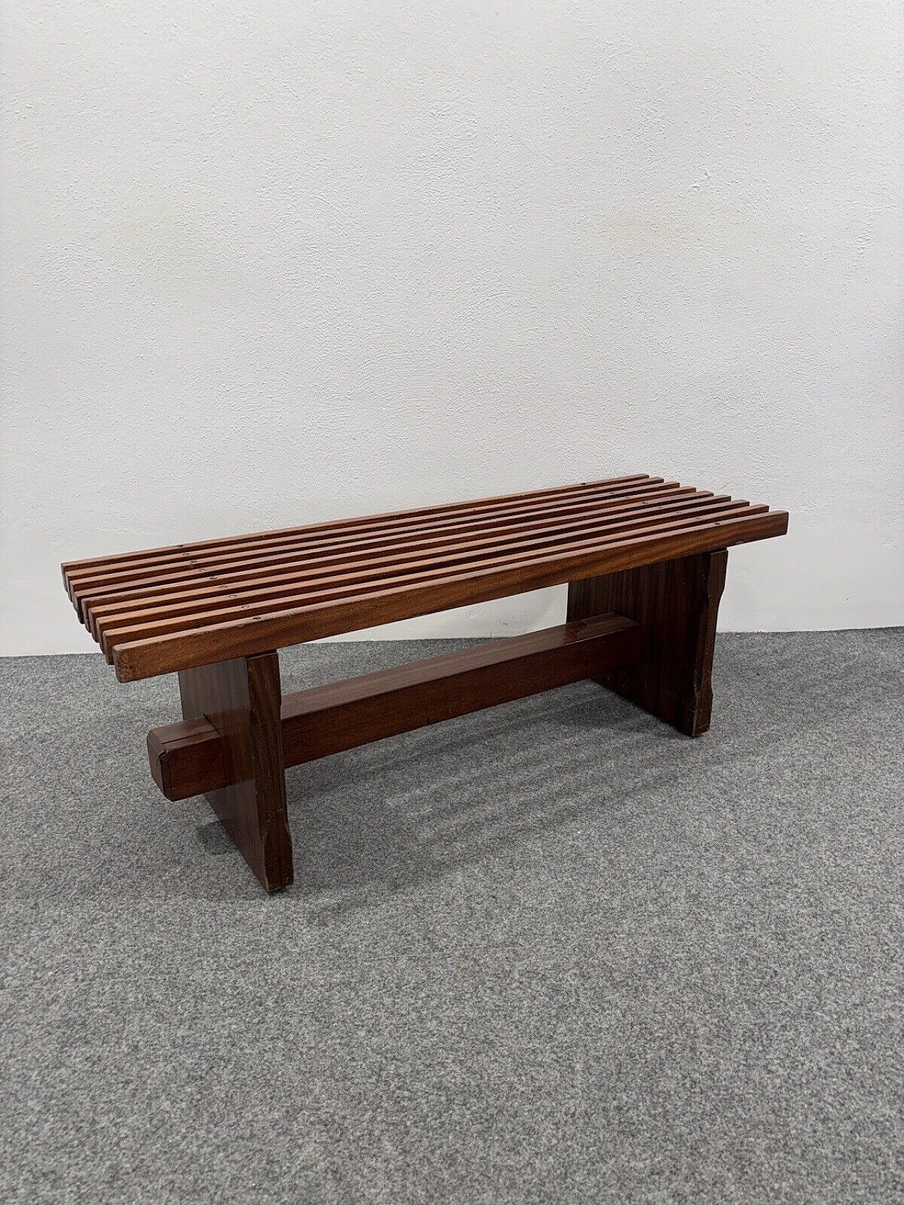 Peroba and Baruna wood bench by Lina Bo Bardi 3