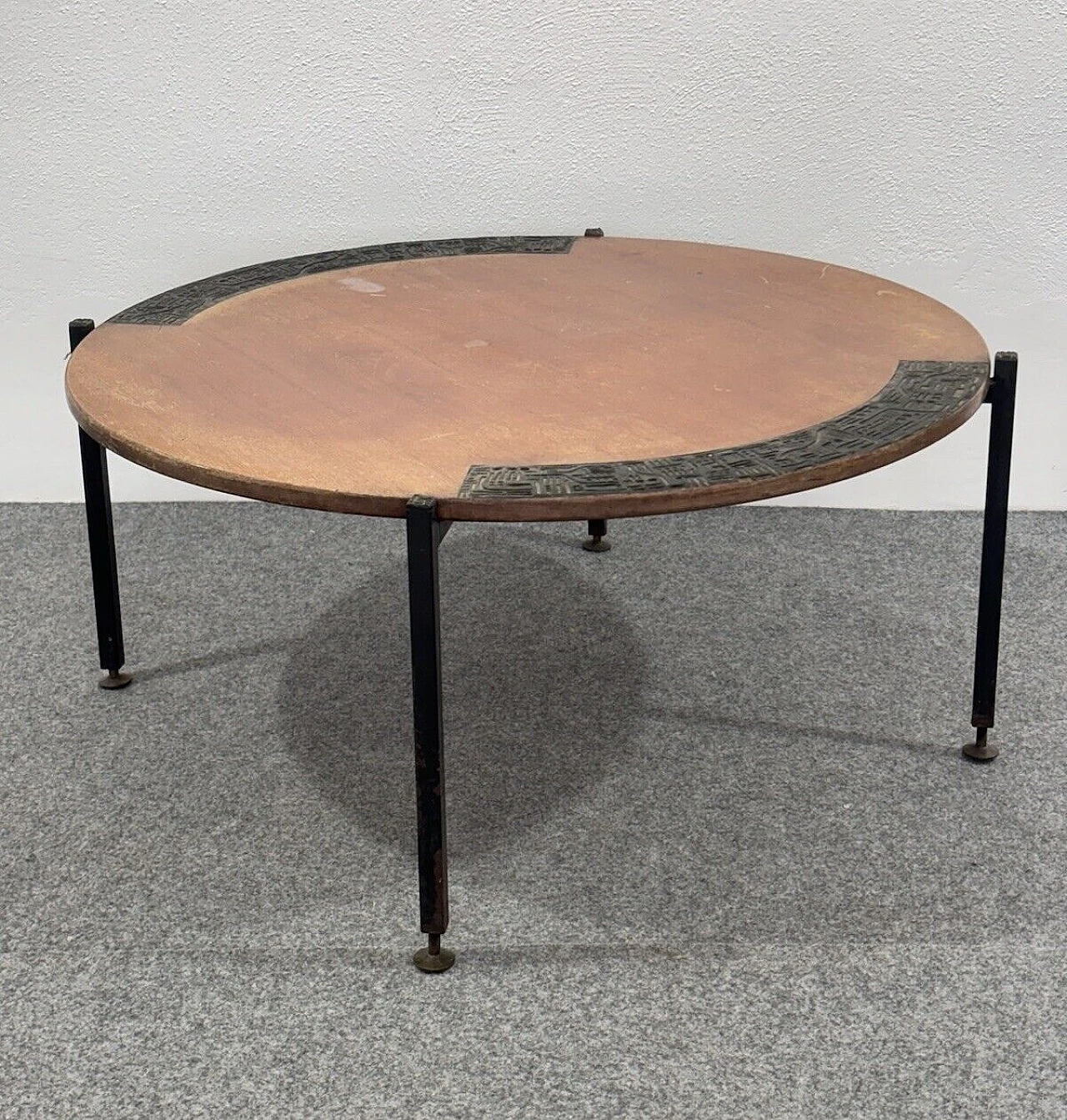 Round metal and wood coffee table by Silvio Cavatorta, 1960s 1