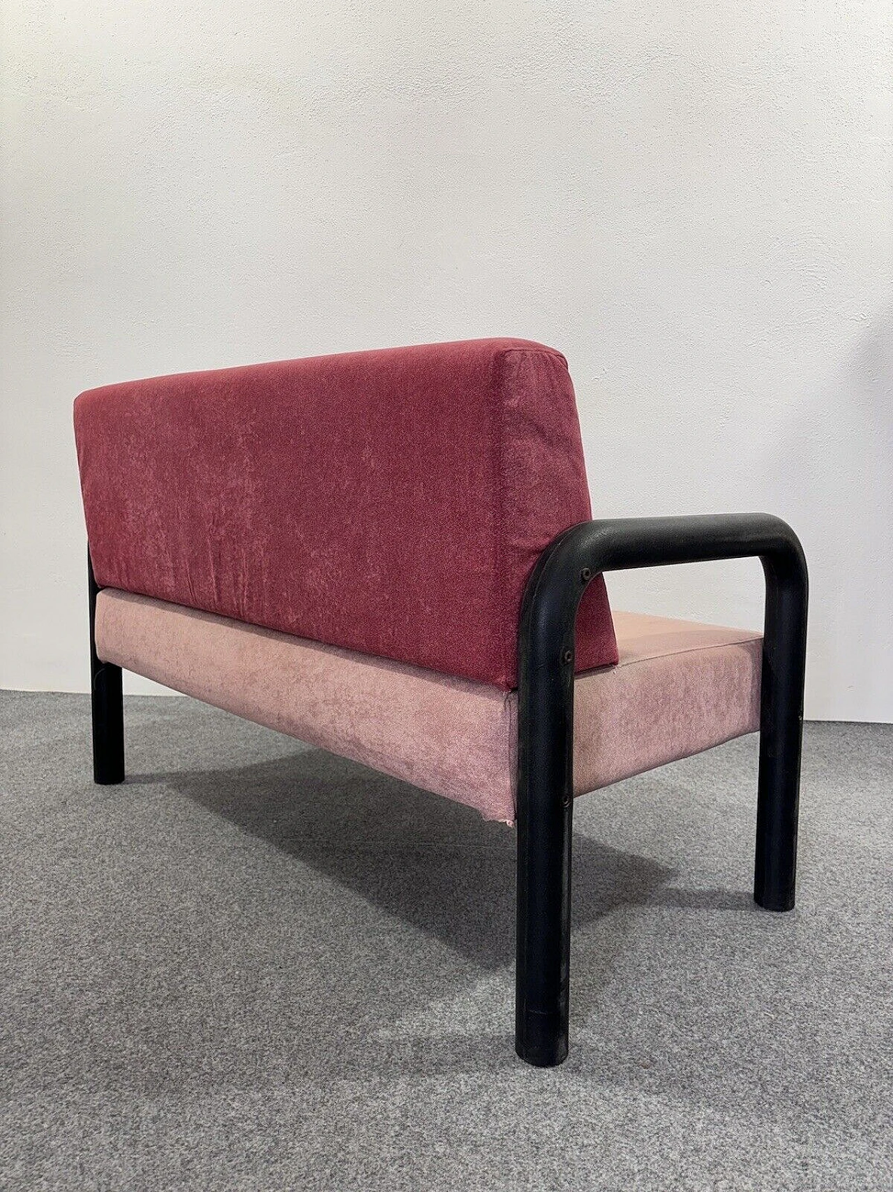 Expanded polyurethane and pink fabric two-seater sofa, 1980s 8