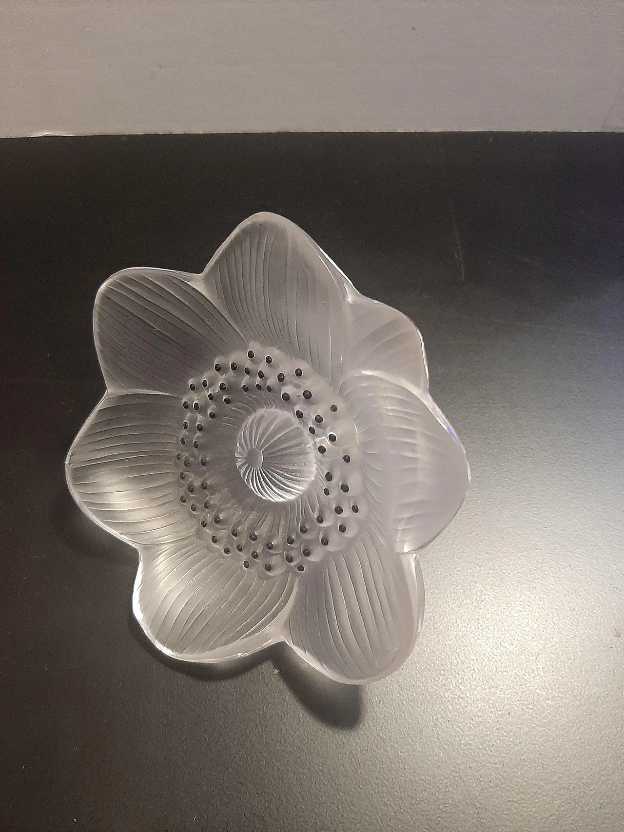 Scultura Anemone in cristallo di Lalique, anni '80 3