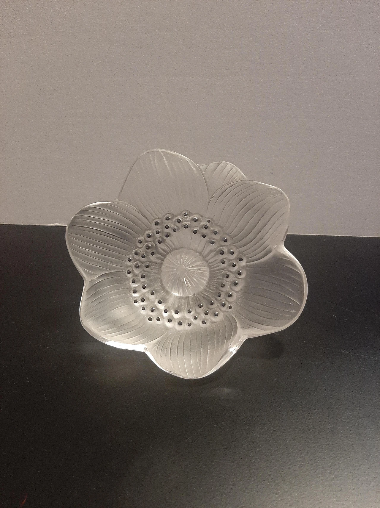 Scultura Anemone in cristallo di Lalique, anni '80 7